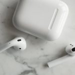 Wireless earbuds with charging case