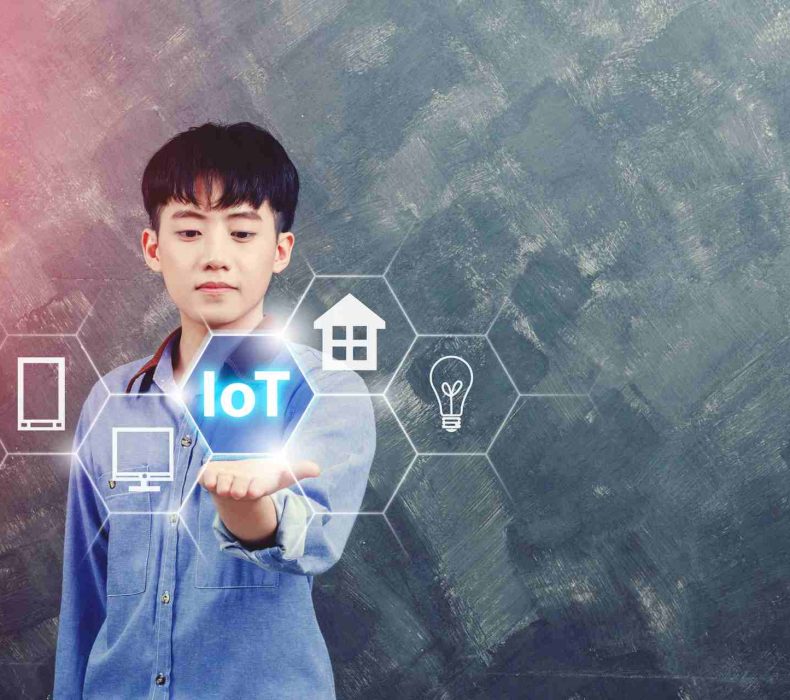 Internet of Things (IoT) Explained Simply: How Connected Devices Are Changing the World (2026 Guide)