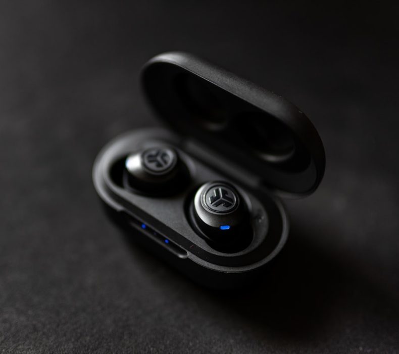 Best Wireless Earbuds Under $100 in 2026: Quality Sound Without Breaking the Bank