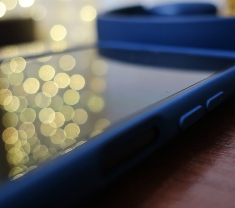 Google Pixel 10 Pro vs Samsung Galaxy S26: Android’s Best Head-to-Head